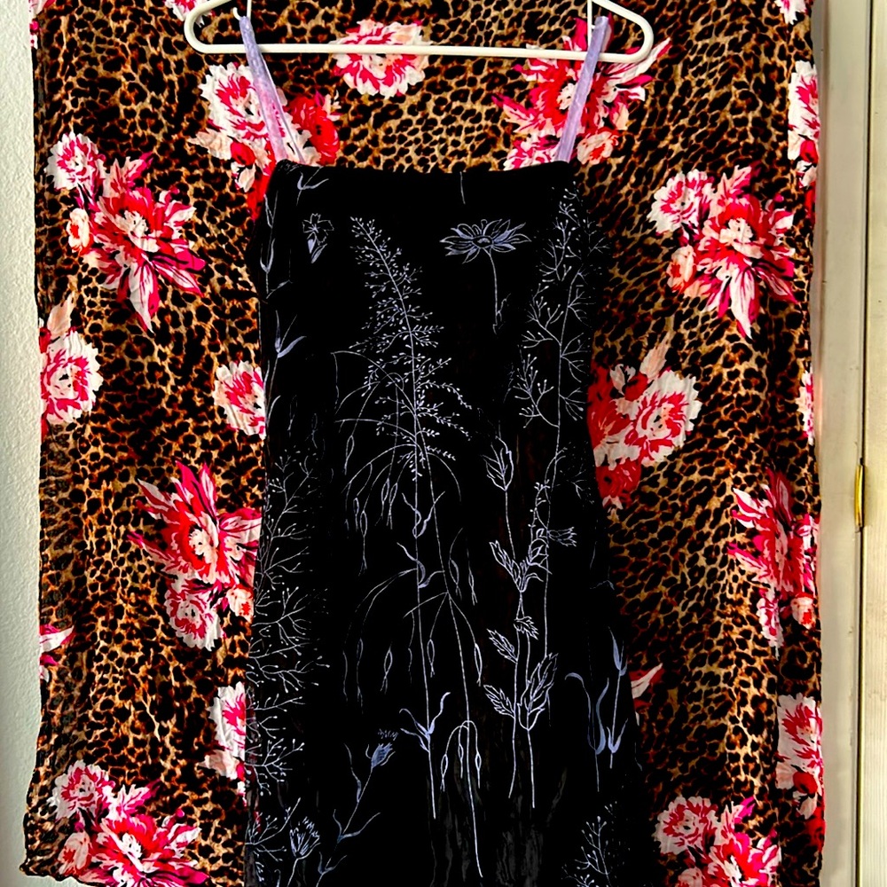 Size small below the knee length Ribbon lace type material